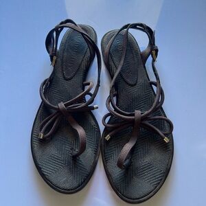 Bueberry Brown Strappy Sandals